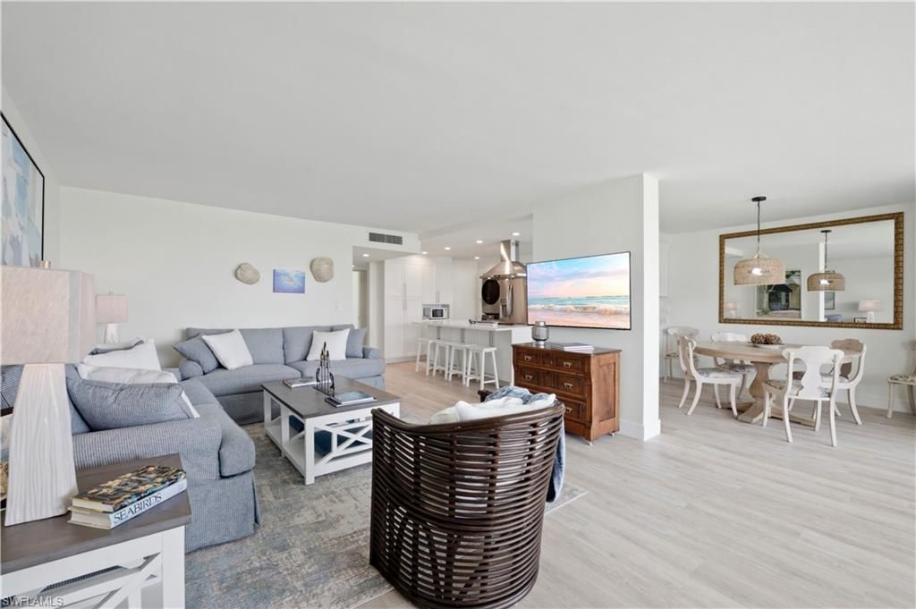 2316 Gulf Shore Blvd N, Unit 411, Naples, FL 34103 Photo