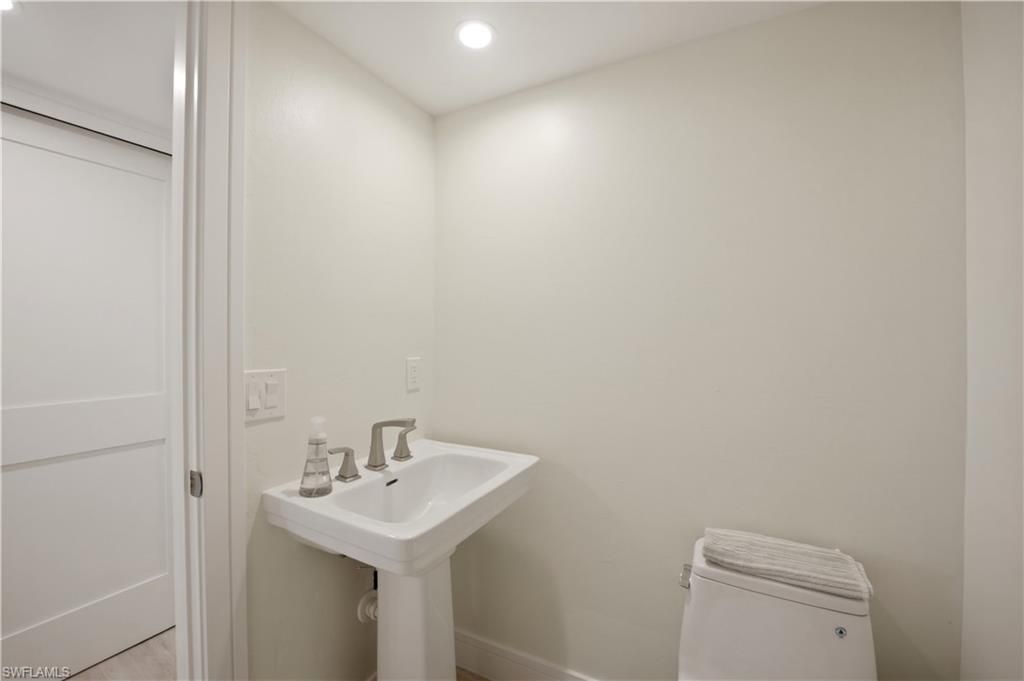 2316 Gulf Shore Blvd N, Unit 411, Naples, FL 34103 Photo