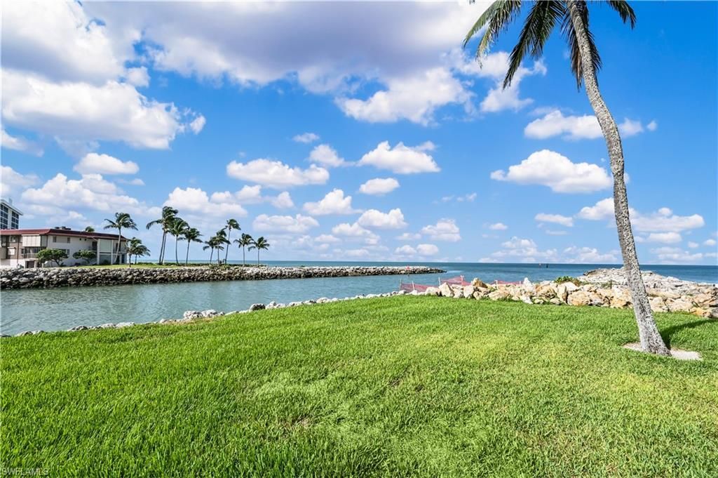 2316 Gulf Shore Blvd N, Unit 411, Naples, FL 34103 Photo