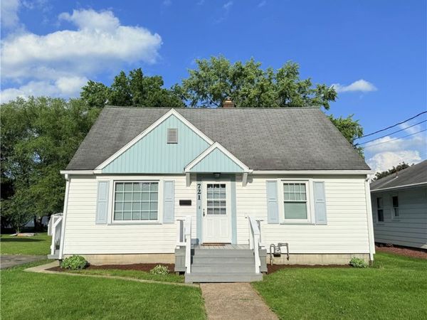 721 Tidball Ave, Grove City, PA 16127
