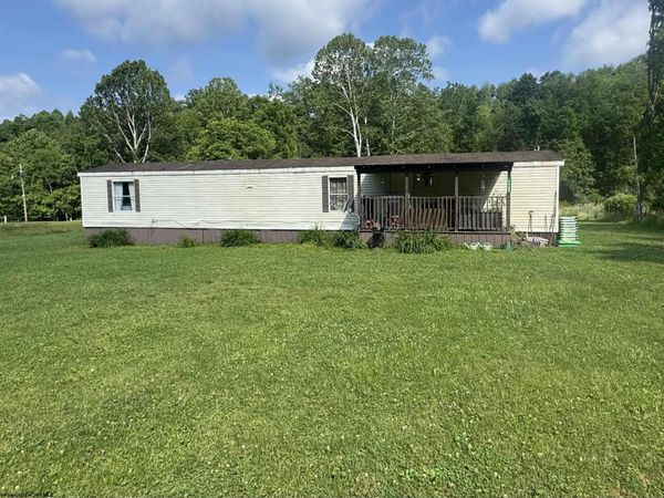 2068 Glady Fork, Weston, WV 26452