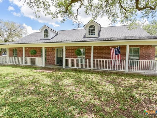 4427 County Road 382 , Louise, TX 77455