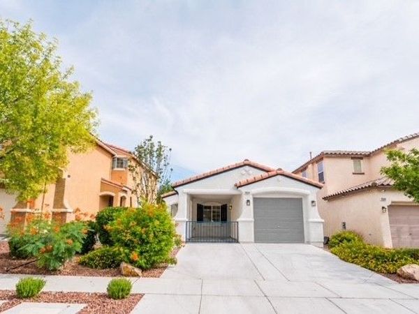 10604 S Calico Pines Avenue, Las Vegas, NV 89135