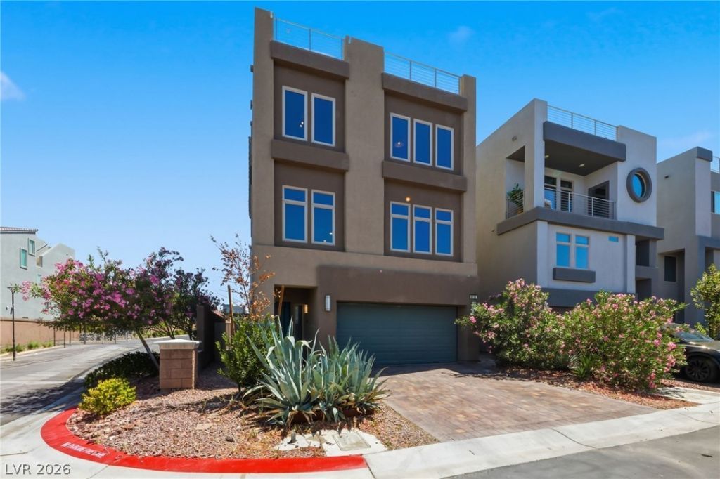 8111 Carpenter Creek Avenue, Las Vegas, NV 89113 Main Photo