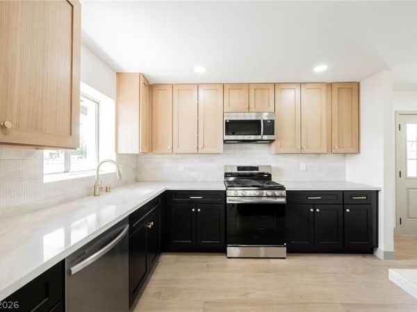 4413 Sunrise Avenue , Las Vegas, NV 89110