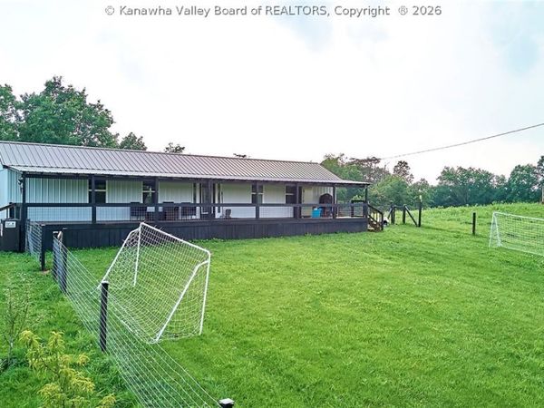 1312 Manilla Ridge Road, Leon, WV 25123