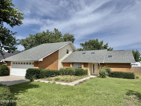 1428 Blue Grass Lane , Lynn Haven, FL 32444