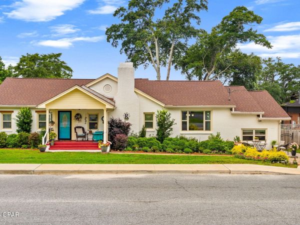 700 2nd Street , Chipley, FL 32428