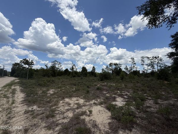 9913 Western Road , Fountain, FL 32438
