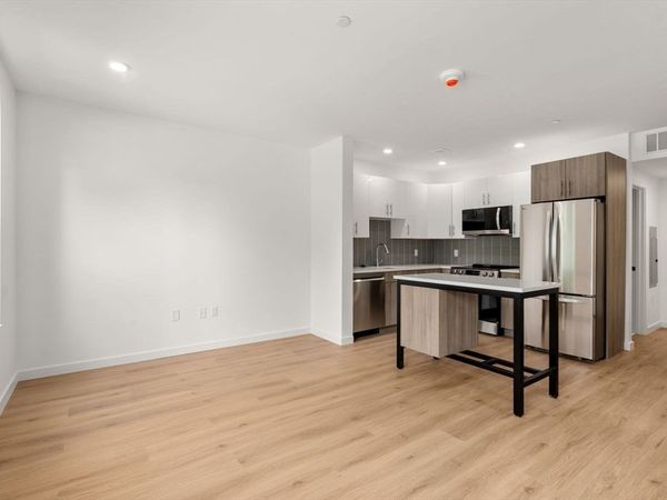 40 Centre St, Unit 206, Brookline, MA 02446