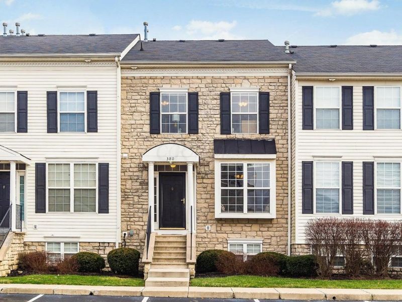 380 Oxford Oak Drive, Blacklick, OH 43004 Photo 1