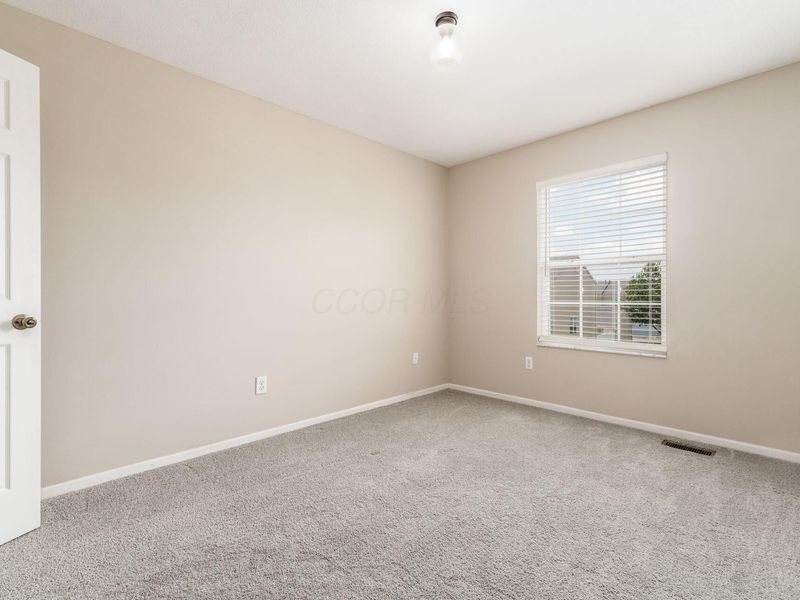 380 Oxford Oak Drive, Blacklick, OH 43004 Photo 7