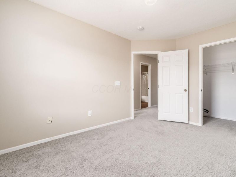 380 Oxford Oak Drive, Blacklick, OH 43004 Photo 8