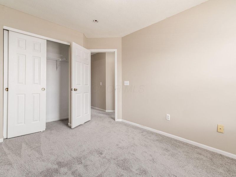 380 Oxford Oak Drive, Blacklick, OH 43004 Photo 9