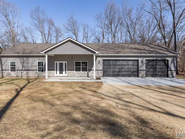 106 Ogborn Drive, Farmington, MO 63640