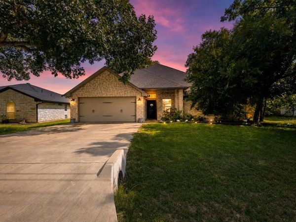 4016 Cherokee Court, Granbury, TX 76048