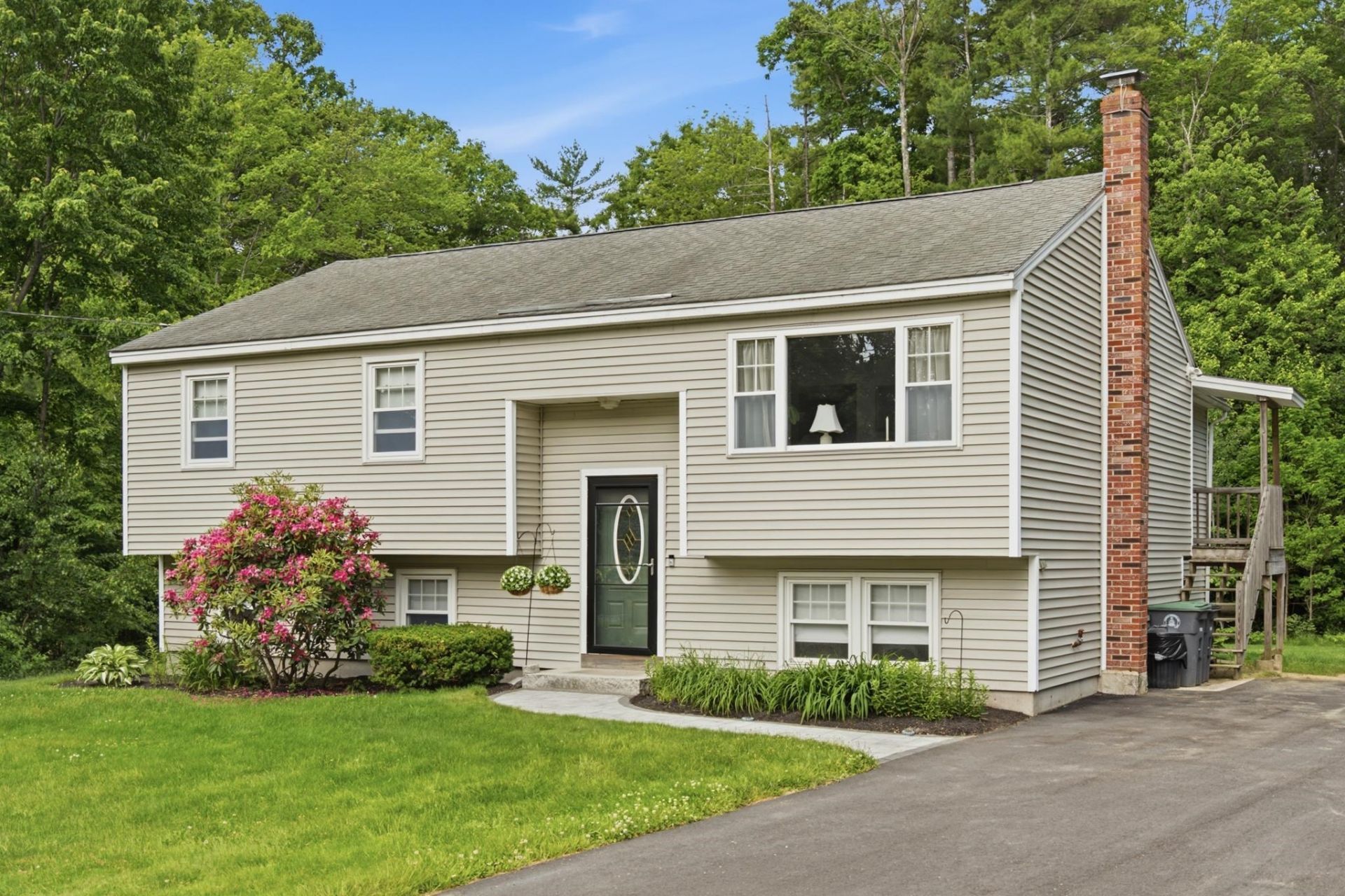 435 Terrie Drive, Pembroke, NH 03275 Main Photo