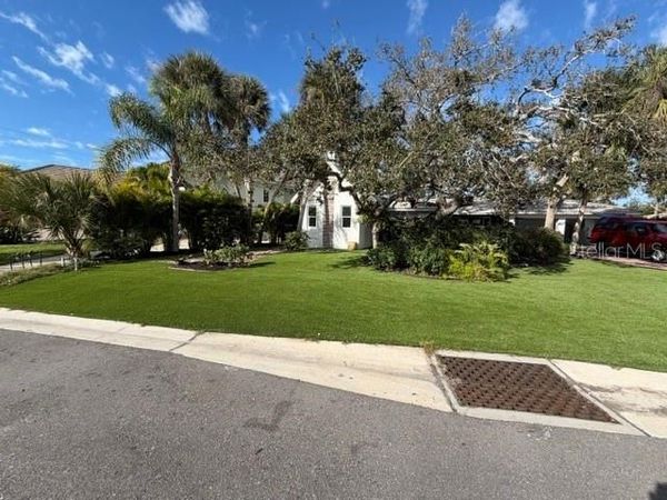 605 LOTUS LANE , SARASOTA, FL 34242