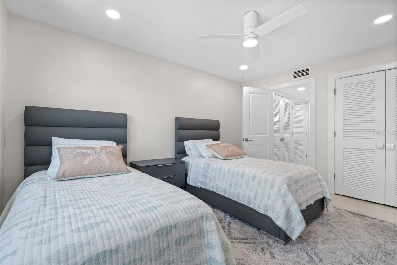 800 Benjamin Franklin Drive, Unit 505, Sarasota, FL 34236 Photo
