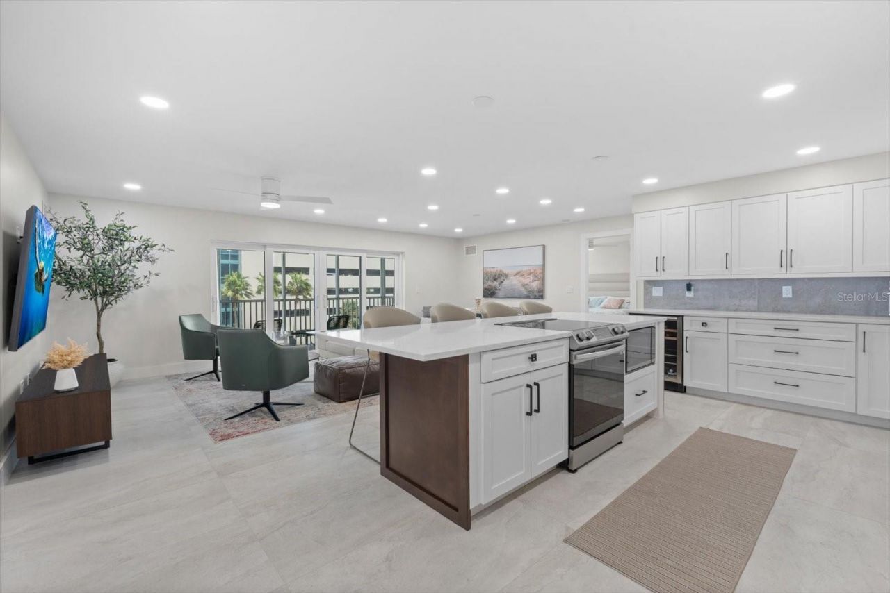 800 Benjamin Franklin Drive, Unit 505, Sarasota, FL 34236 Photo