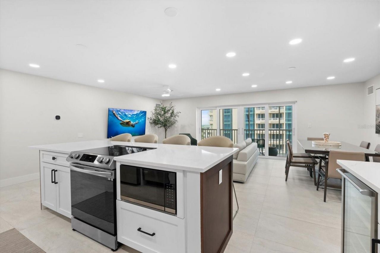 800 Benjamin Franklin Drive, Unit 505, Sarasota, FL 34236 Photo