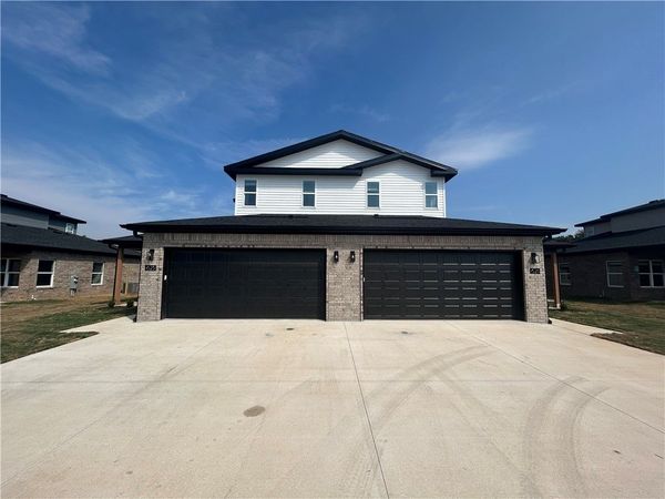 623 Cosmos Street , Centerton, AR 72719