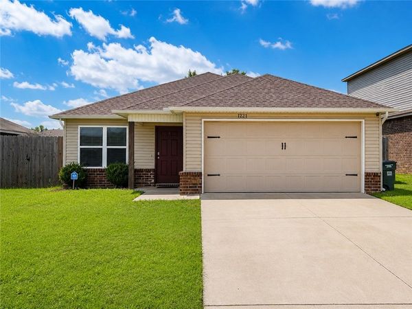 1221 S Ivory Bill Lane, Fayetteville, AR 72701