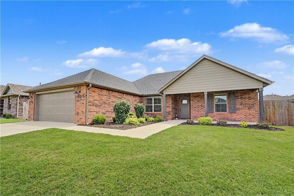 1010 Trailwood Street, Tontitown, AR 72762 Main Photo