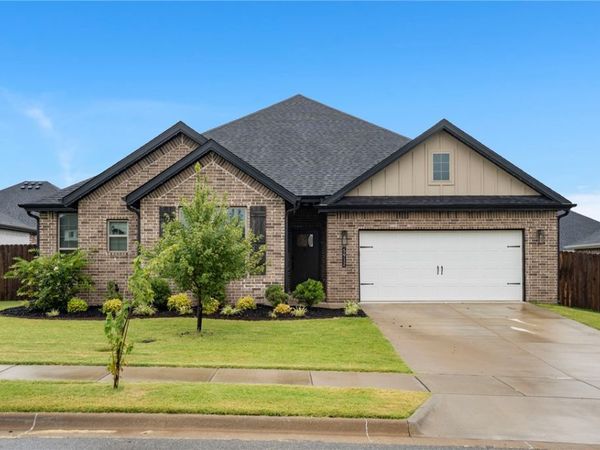 5912 SW Gentle Winds Avenue , Bentonville, AR 72713