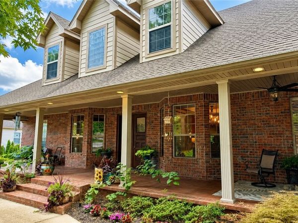 2305 E Whispering Oaks Lane , Fayetteville, AR 72701