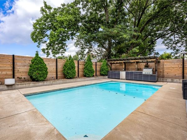 448 SW C Street, Bentonville, AR 72712