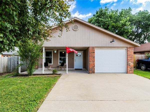 516 Hill Circle , Centerton, AR 72719