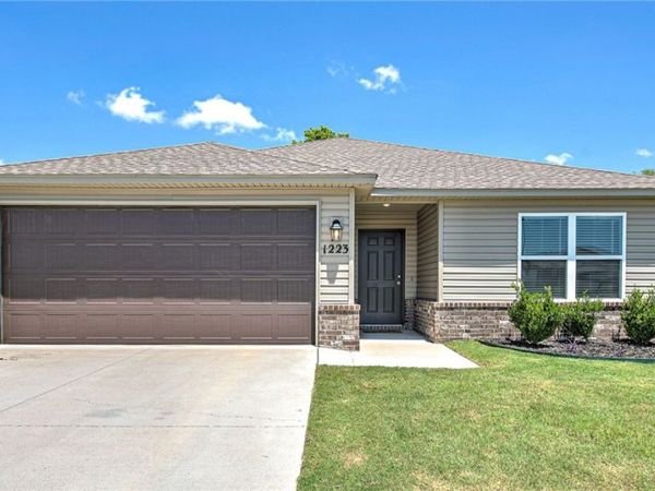 1223 E Sparrow Circle , Fayetteville, AR 72701