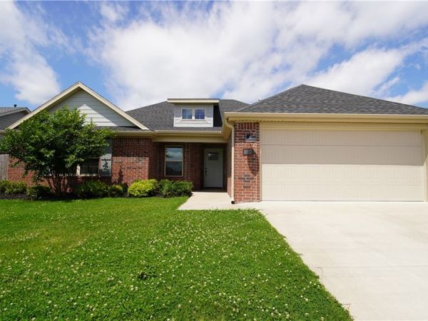 1037 Trailwood Street , Tontitown, AR 72762