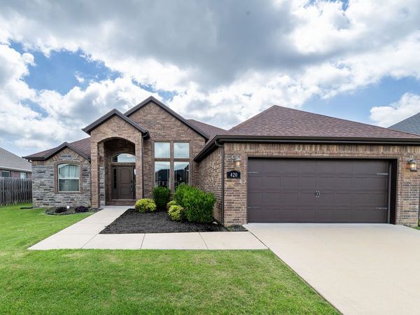 420 Lone Jack Drive , Fayetteville, AR 72704
