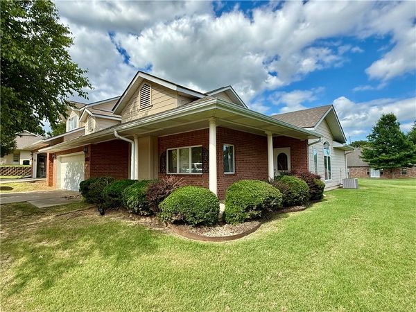 4214 N Meadow View Drive , Fayetteville, AR 72703