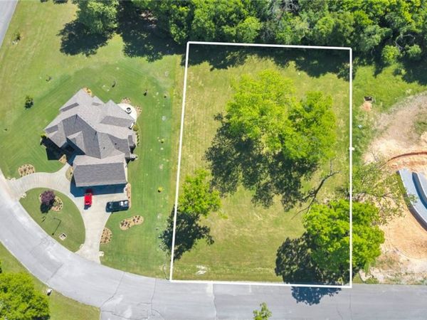 598 Winding Spring Drive , Fayetteville, AR 72703