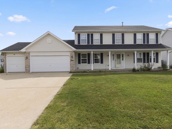 402 Scarlet Oak Drive , Poplar Grove, IL 61065