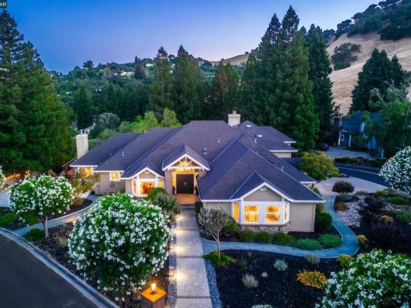 70 Ridgecrest Ct, Lafayette, CA 94549
