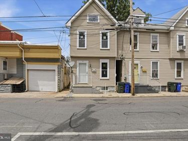 10 E LEE STREET , HAGERSTOWN, MD 21740