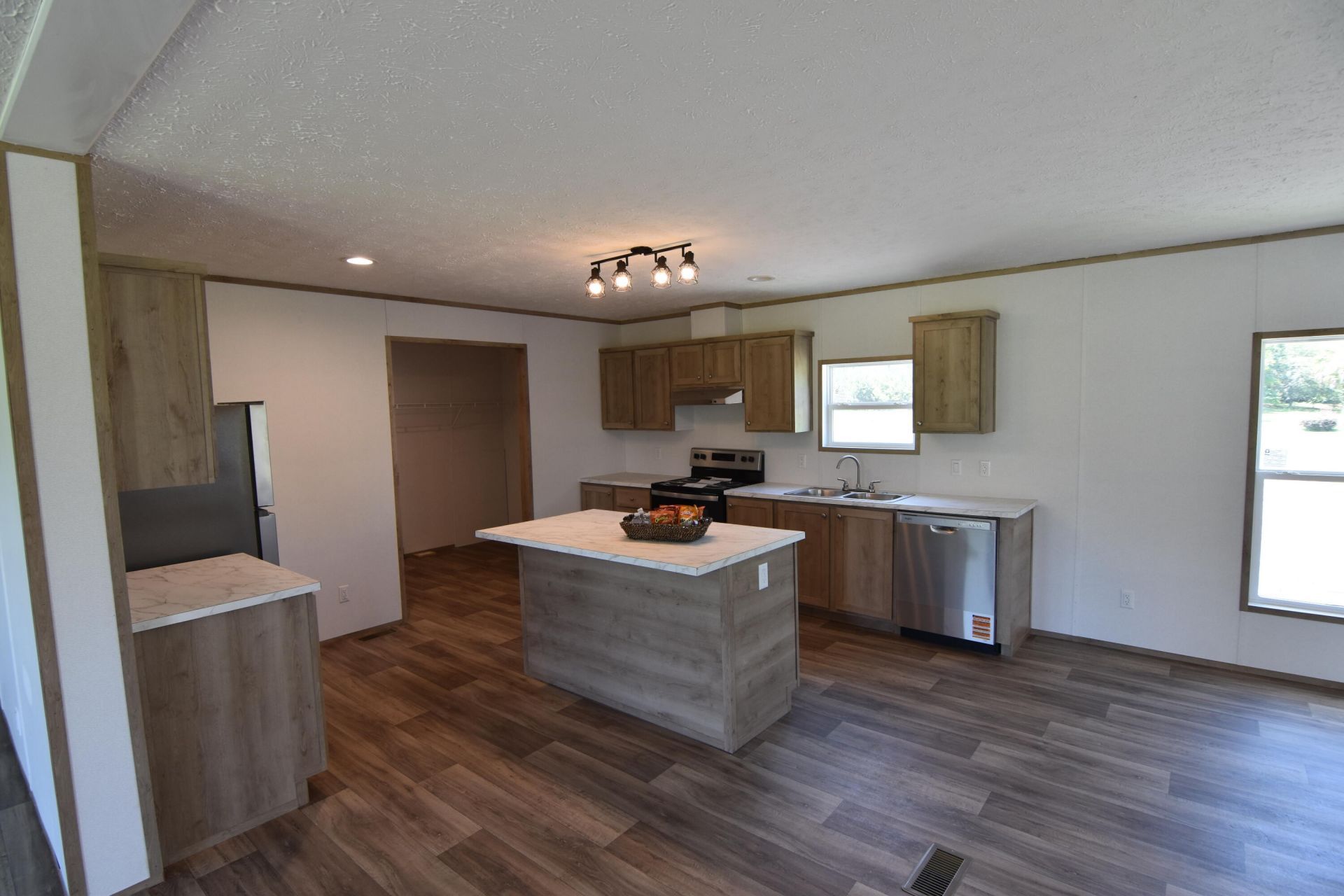 167 Davis Terrace Photo 14