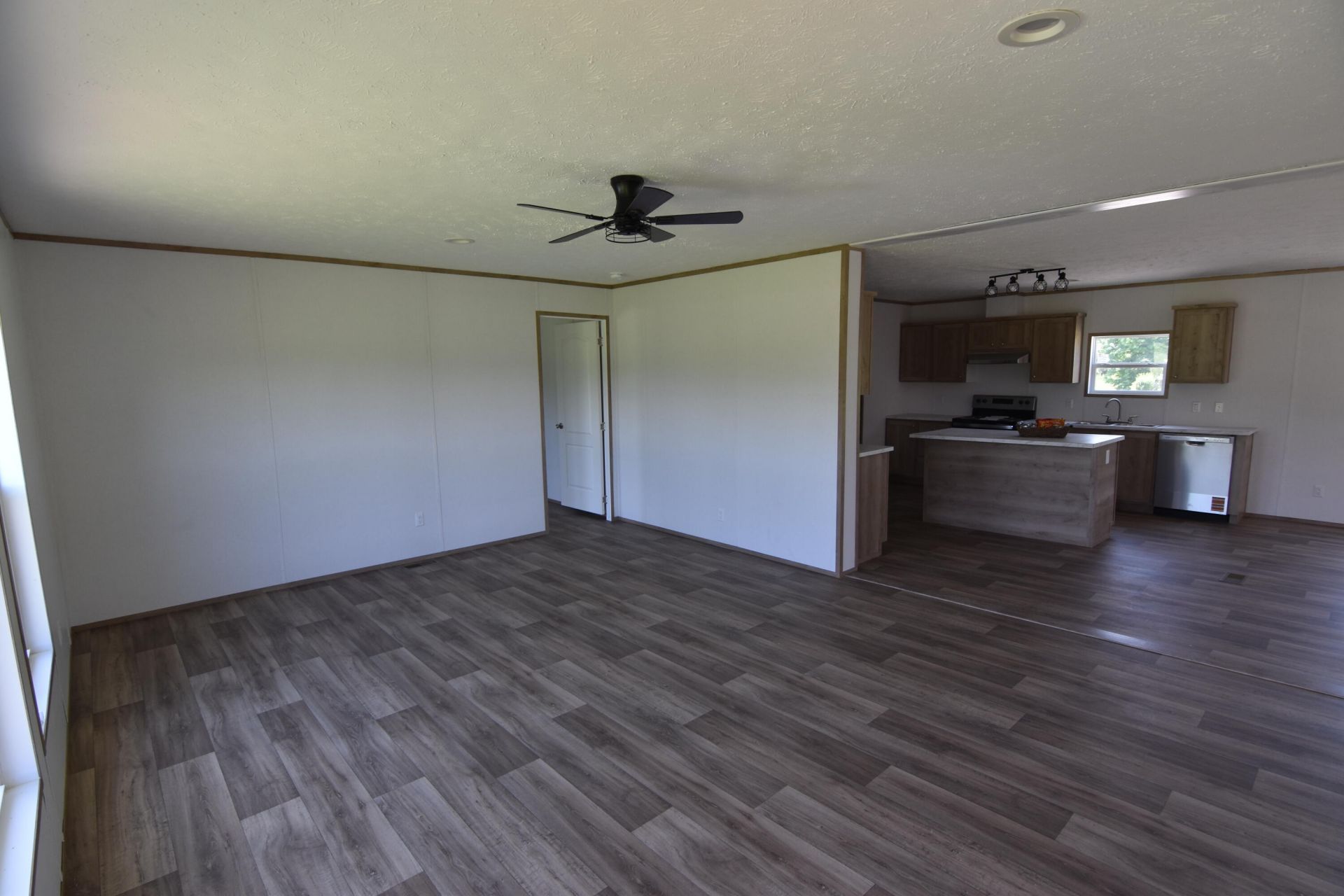 167 Davis Terrace Photo 5
