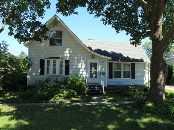 712 E Hurlbut Avenue , Belvidere, IL 61008