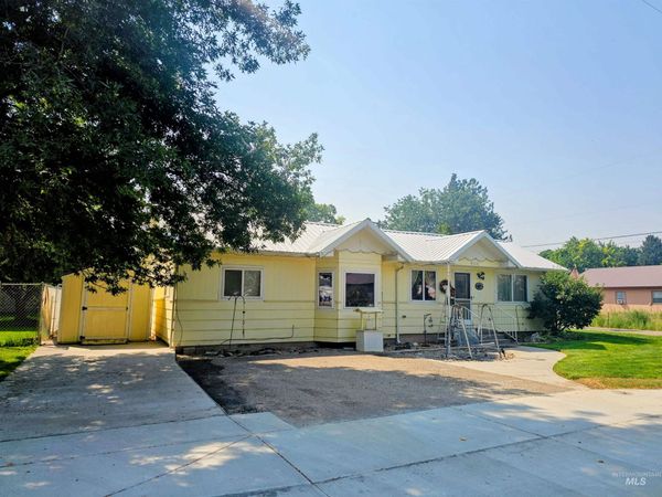 309 SW Ave, New Plymouth, ID 83655