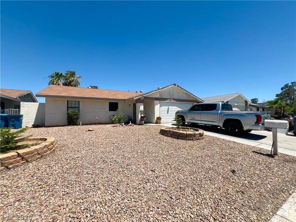 4458 Eureka Circle , Las Vegas, NV 89103