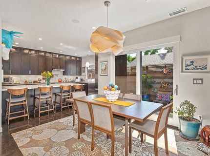 2210 Blues Aly, Sacramento, CA 95816 Photo