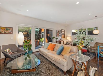 2210 Blues Aly, Sacramento, CA 95816 Photo
