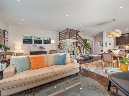 2210 Blues Aly, Sacramento, CA 95816 Photo