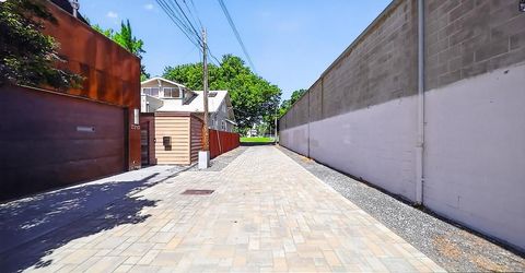 2210 Blues Aly, Sacramento, CA 95816 Photo