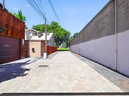 2210 Blues Aly, Sacramento, CA 95816 Photo